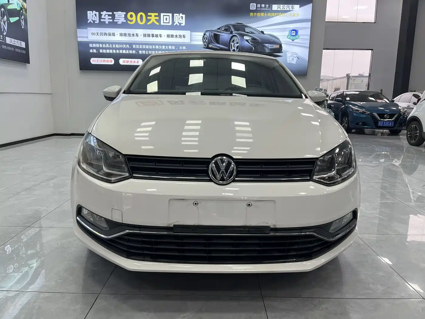Volkswagen Polo 2014 1.6L Automatic Comfort Edition фото 2