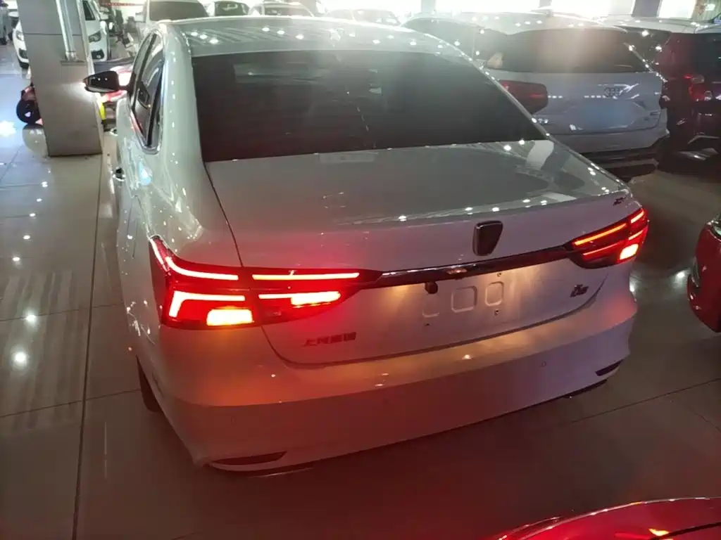 Roewe i6 2019 2020 PLUS 1.6L CVT 4G Connected Glory Flagship Edition