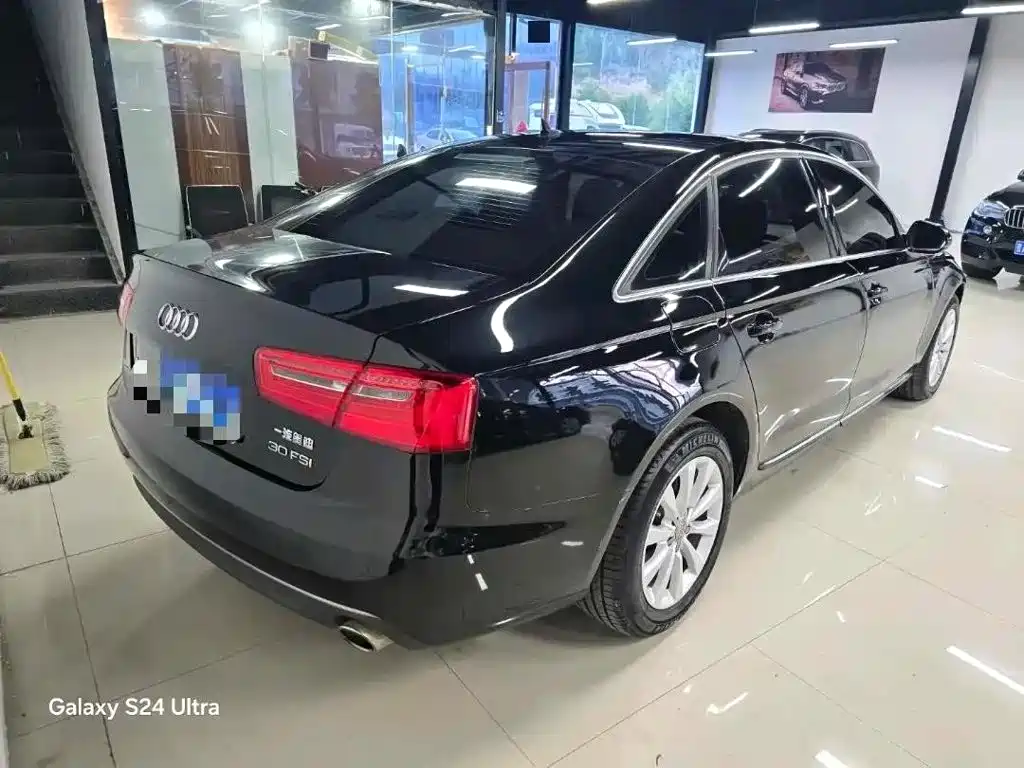 Фото 13 - Audi A6L