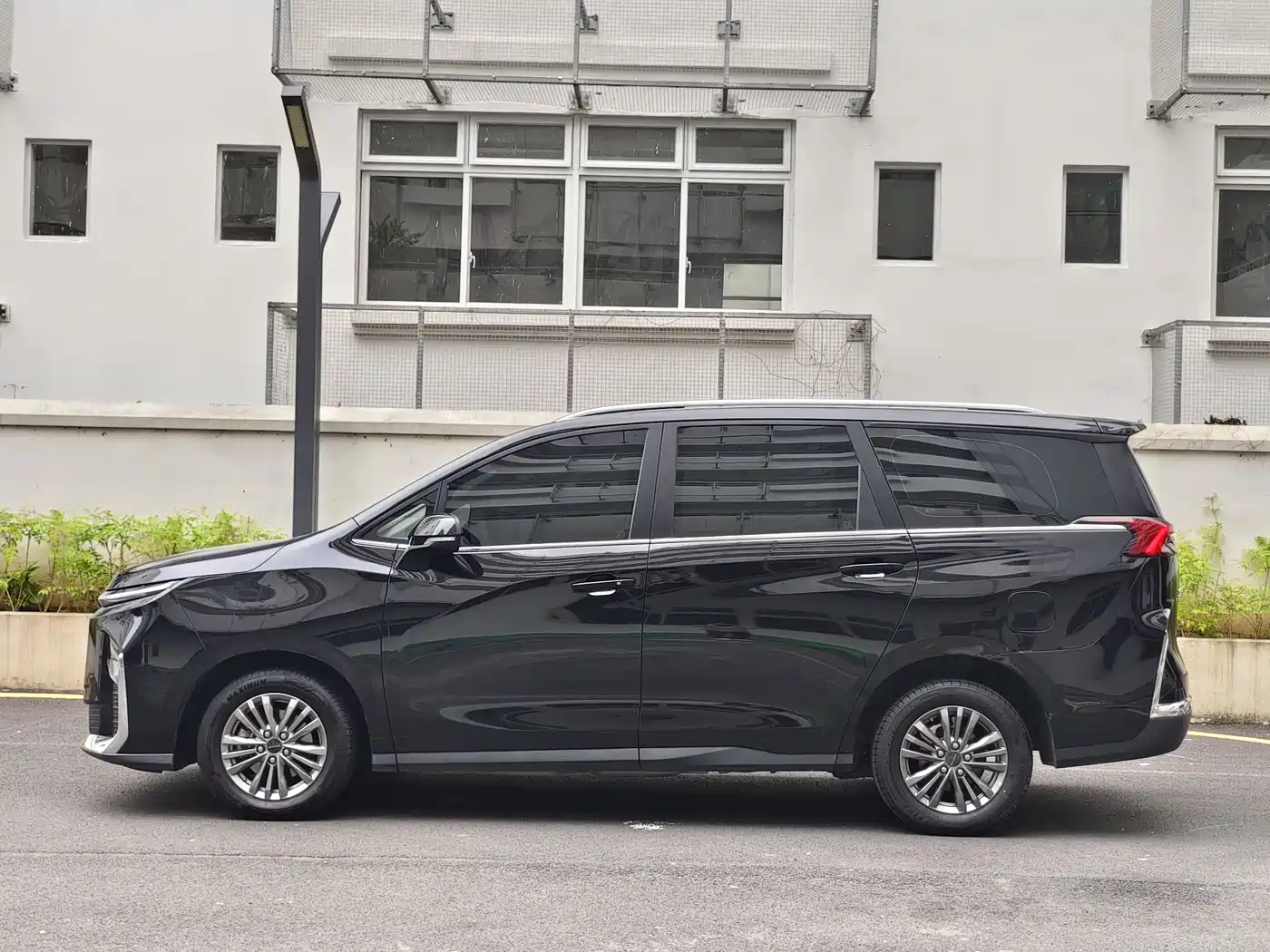 SAIC Maxus Maxus G50 PHEV 2025 Pilot Edition фото 4