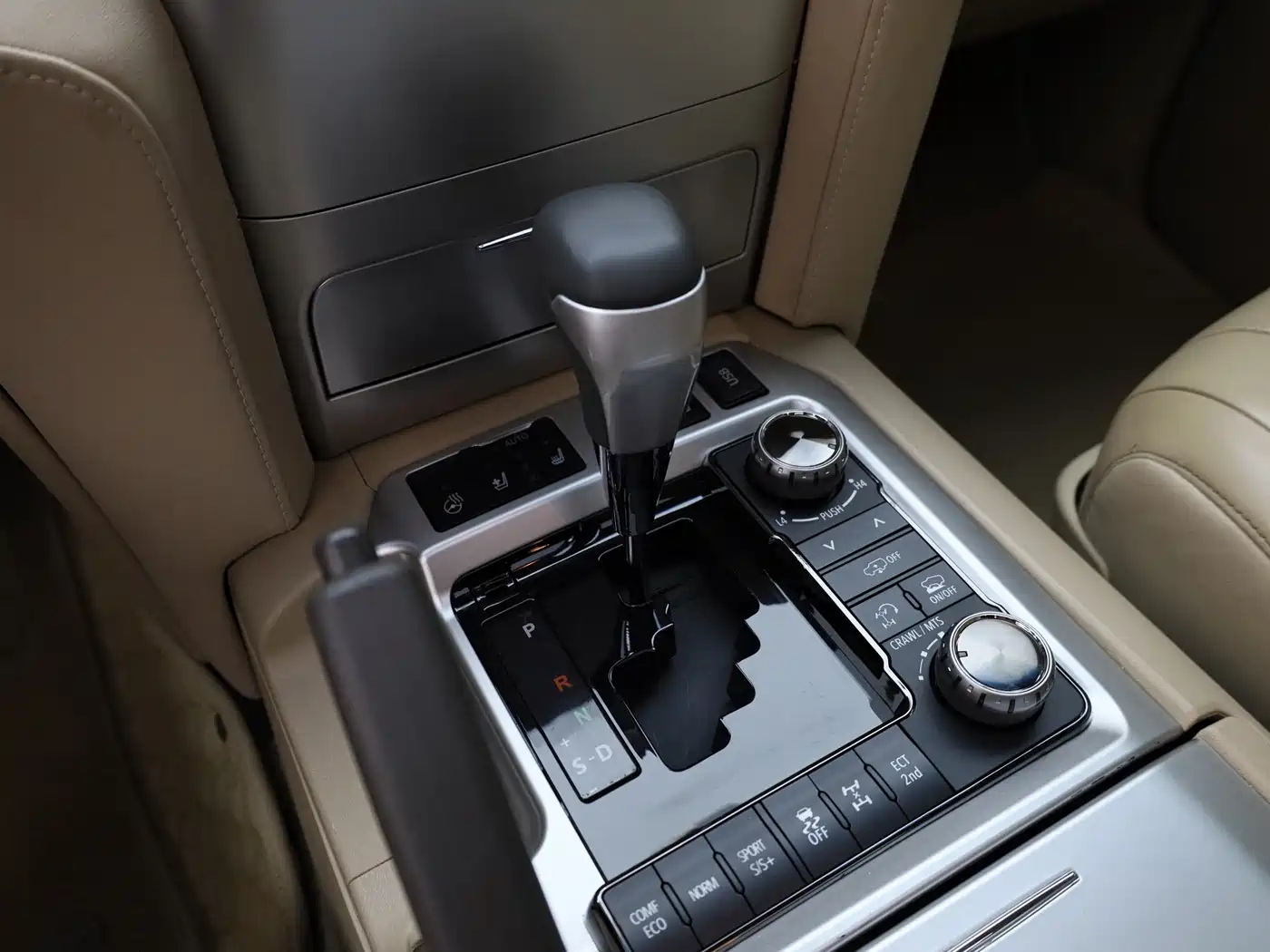 Toyota Land Cruiser 2013 2012 4.6L Automatic VX-R