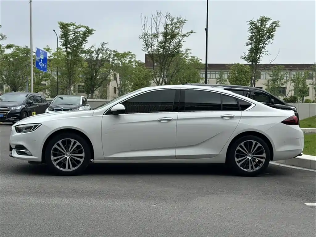 Buick Regal 2019 28T Premium China VI фото 11