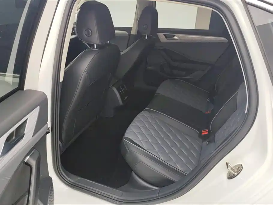 Volkswagen Sagitar 2024 300TSI DSG Surpass Edition фото 11