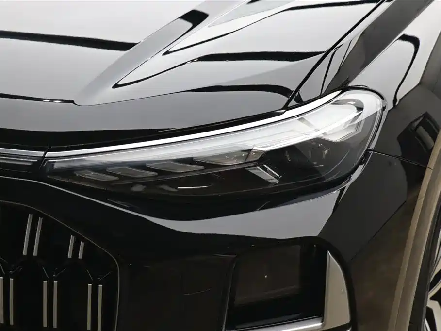 Audi Q6 2024 40 TFSI quattro Cloud View Yulin Package 7-seater фото 27