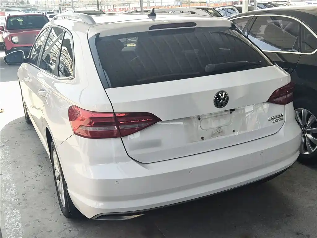 Volkswagen Lavida 2018 Hatchback 200TSI DSG Comfort Edition China V фото 23