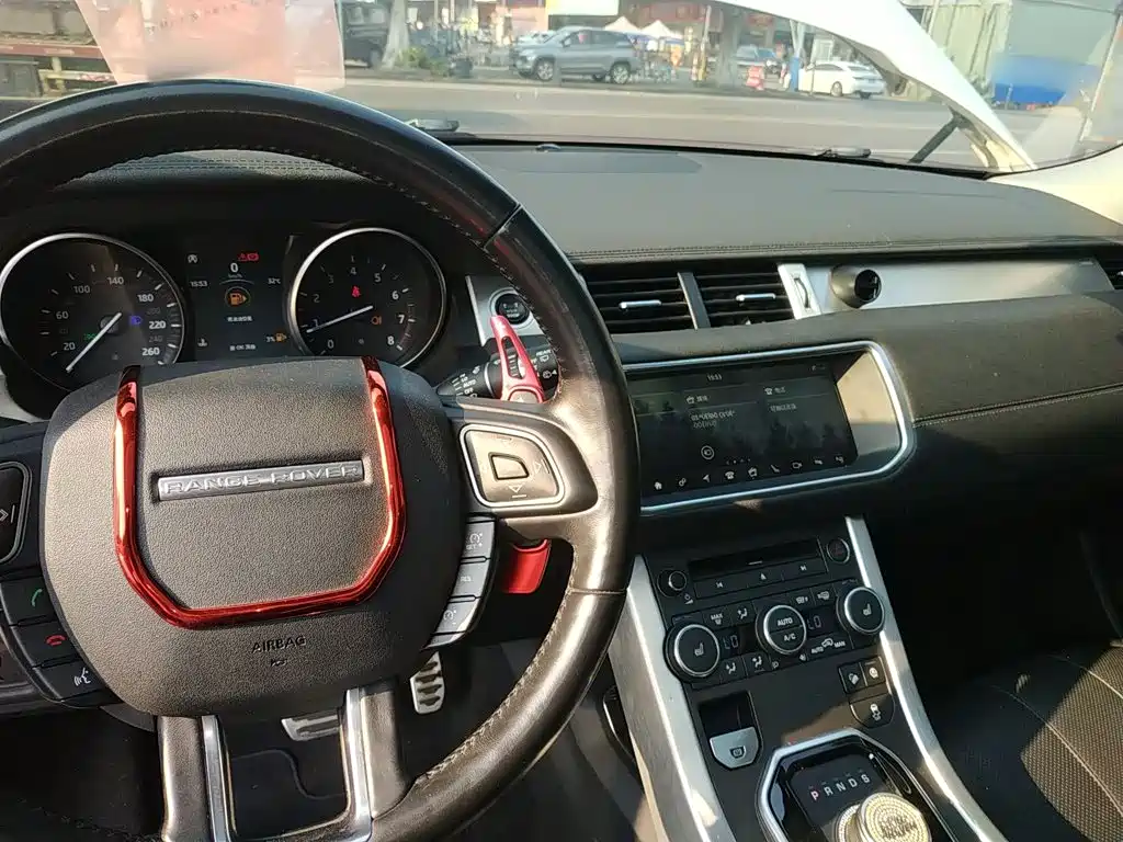 Photo 12 - Land Rover Range Rover Evoque