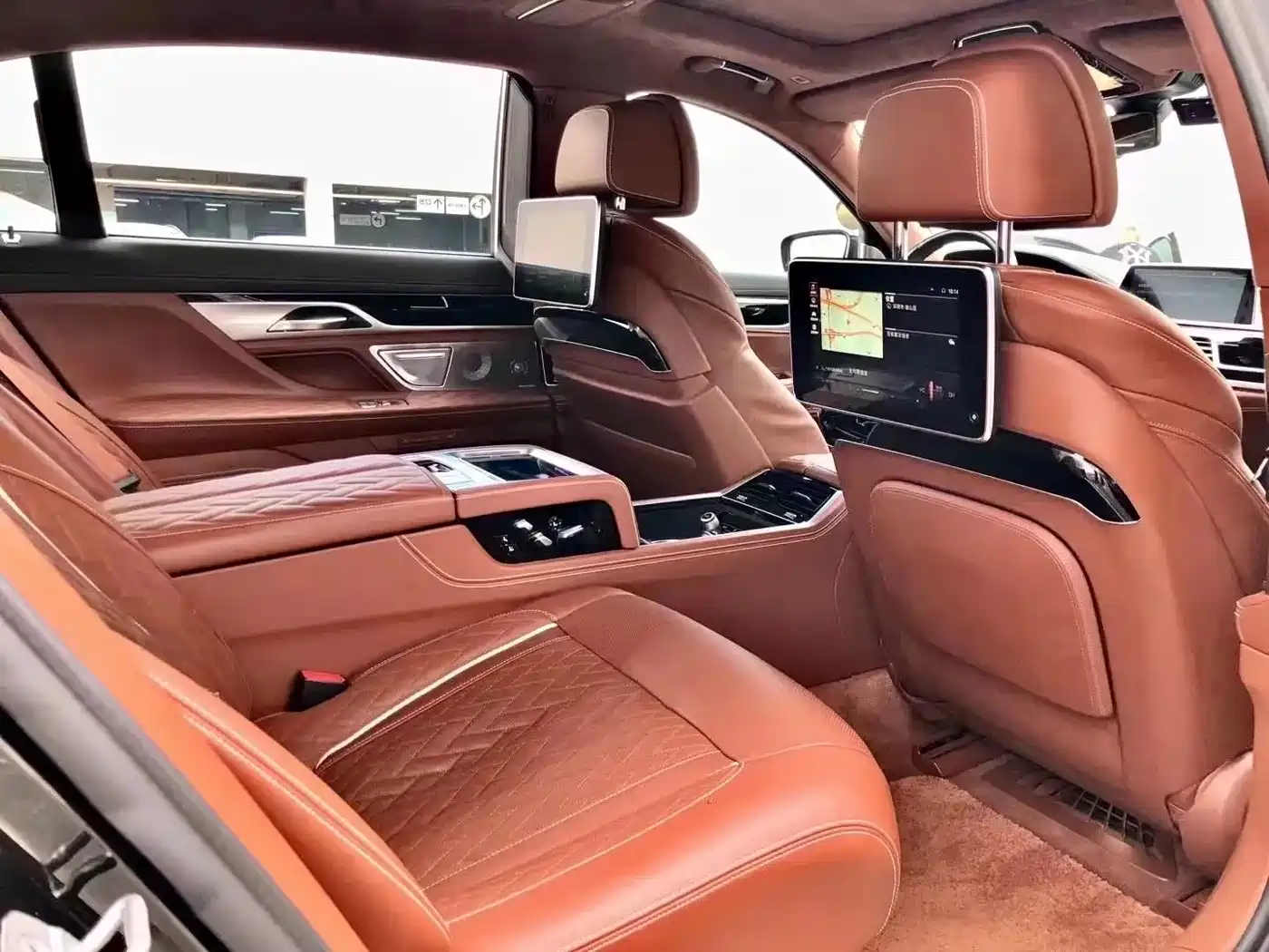 Photo 10 - BMW 7 Series