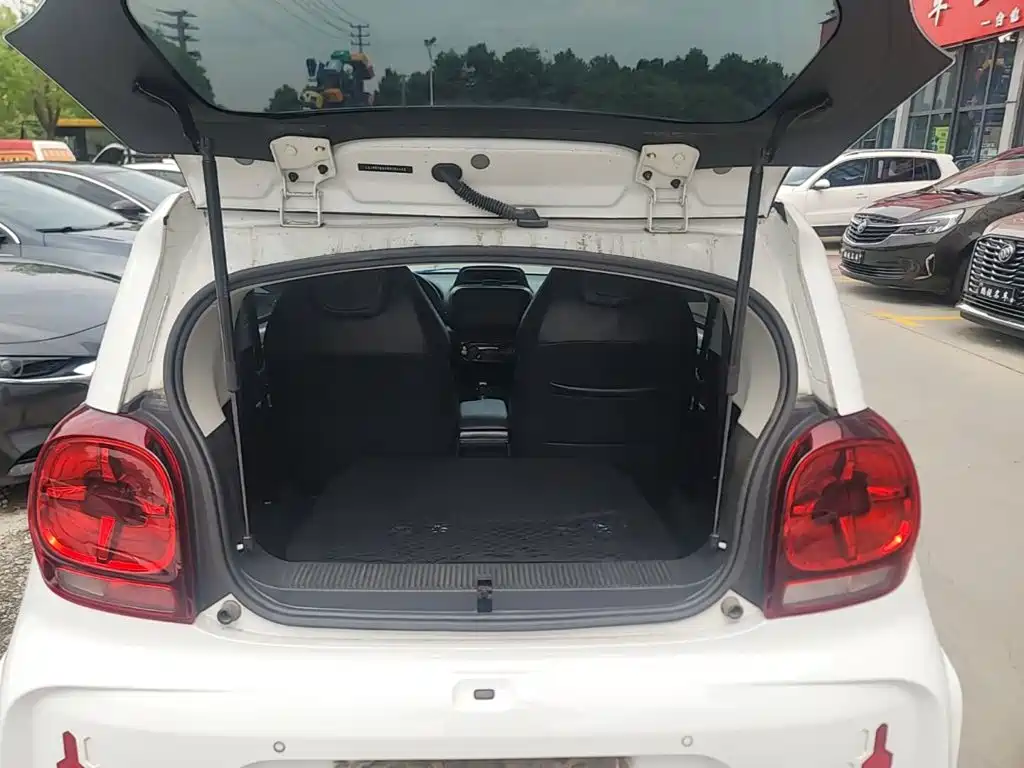 Фото 19 - Roewe Clever