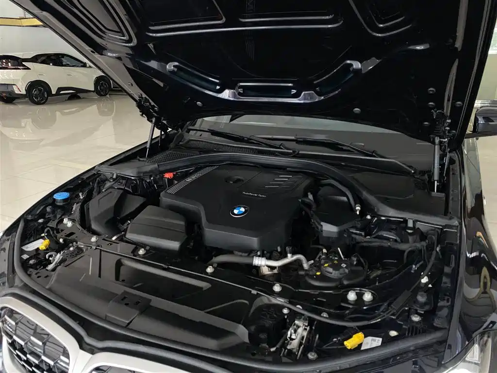 BMW 3 Series 2024 325i M Sport Package фото 23