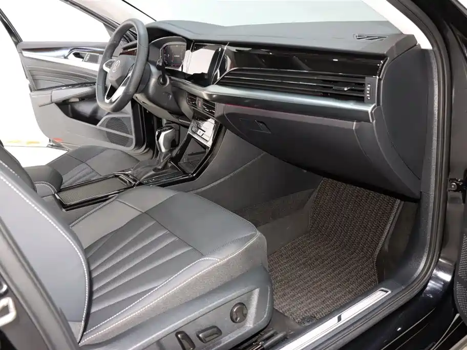 Volkswagen Passat 2025 Outstanding 380TSI Starlight Dragon Glory Edition фото 8