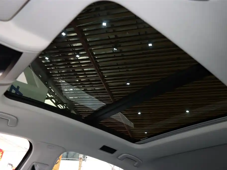 Volkswagen Passat 2025 Outstanding 380TSI Starlight Dragon Glory Edition фото 16