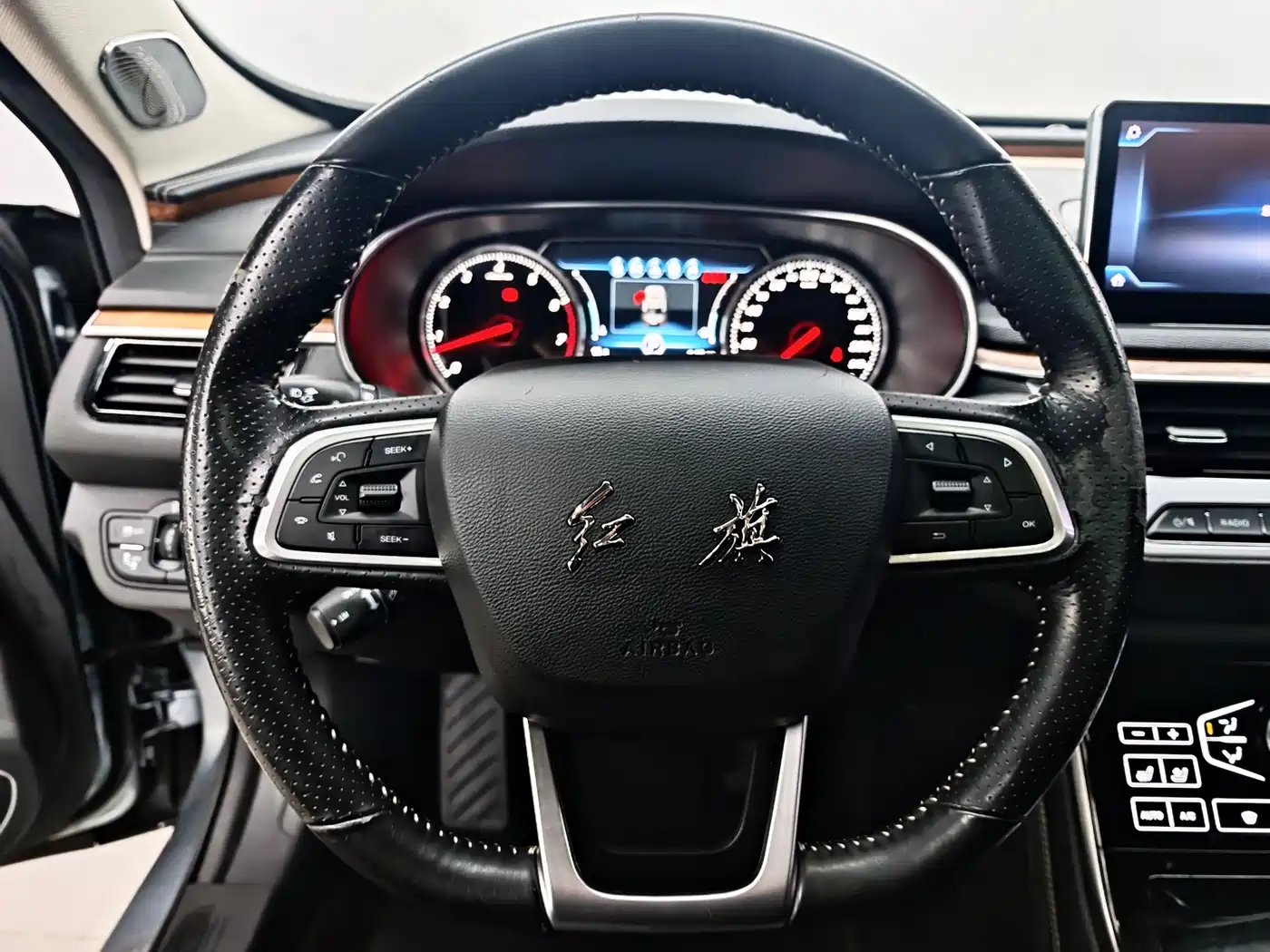 Hongqi H5 2018 30TD Smart Connected Royal Edition фото 9