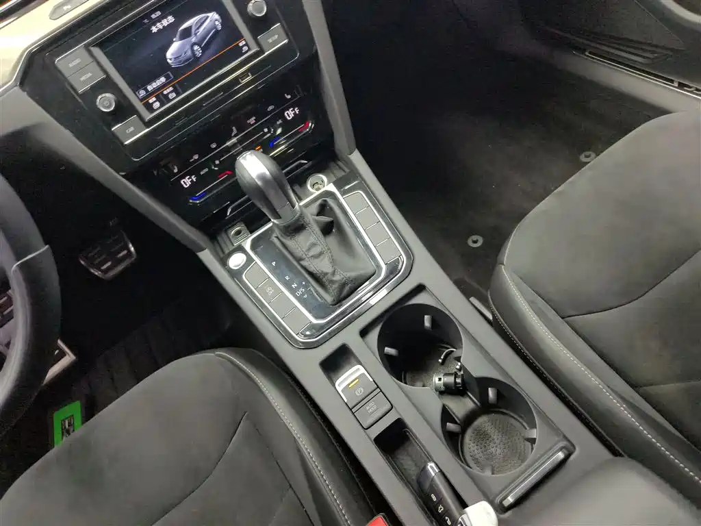 Volkswagen FAW-Volkswagen CC 2020 330TSI Elegance Version China VI фото 14