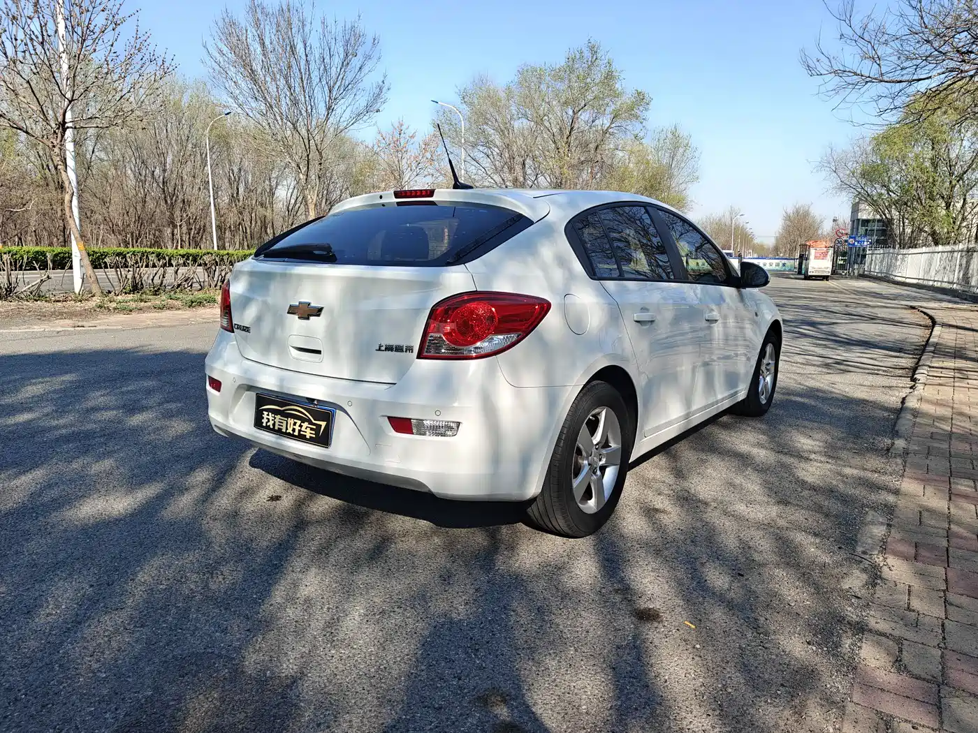 Chevrolet Cruze 2013 Hatchback 1.6L Manual Luxury фото 9