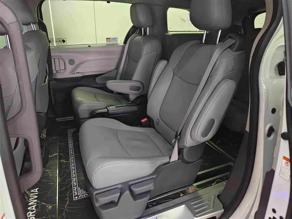 Toyota Granvia 2024 2023 2.5L Hybrid Prestige PLUS Edition