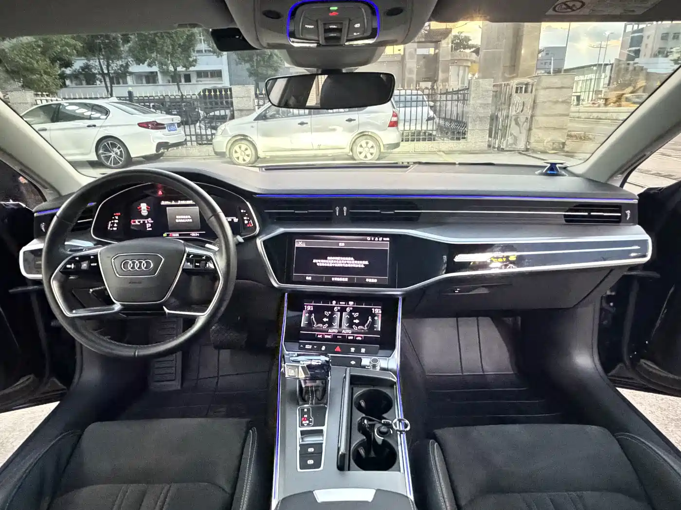 Photo 13 - Audi A7L
