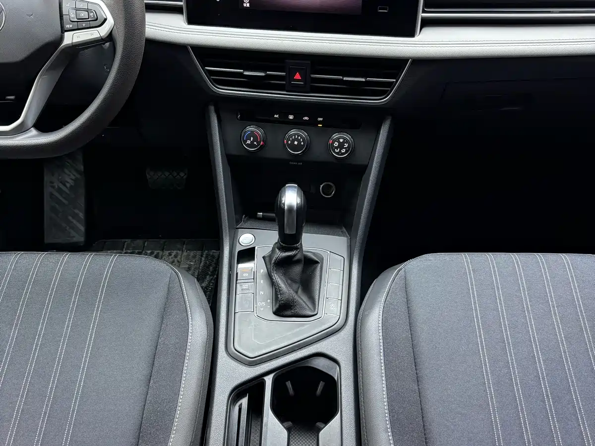Volkswagen Tiguan L 2022 330TSI Automatic 2WD Comfort Edition фото 17