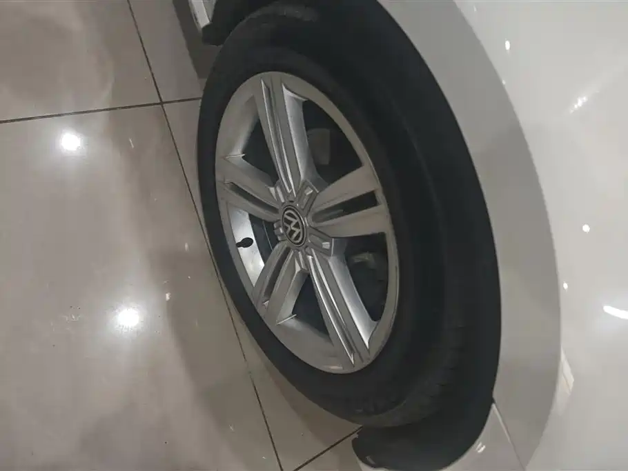 Volkswagen Lamando 2015 280TSI DSG Comfort фото 6