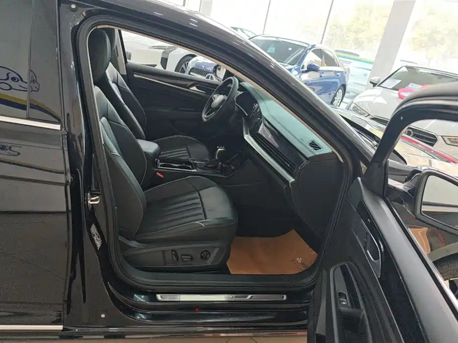Volkswagen Passat 2023 Facelift 330TSI Starlight Elite Edition фото 8
