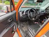 Photo 17 - Jeep Renegade