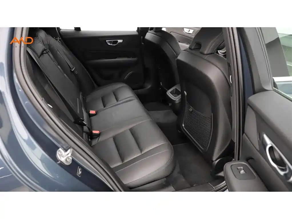 Volvo V60 2024 B5 Smart Premium Luxury Edition фото 8