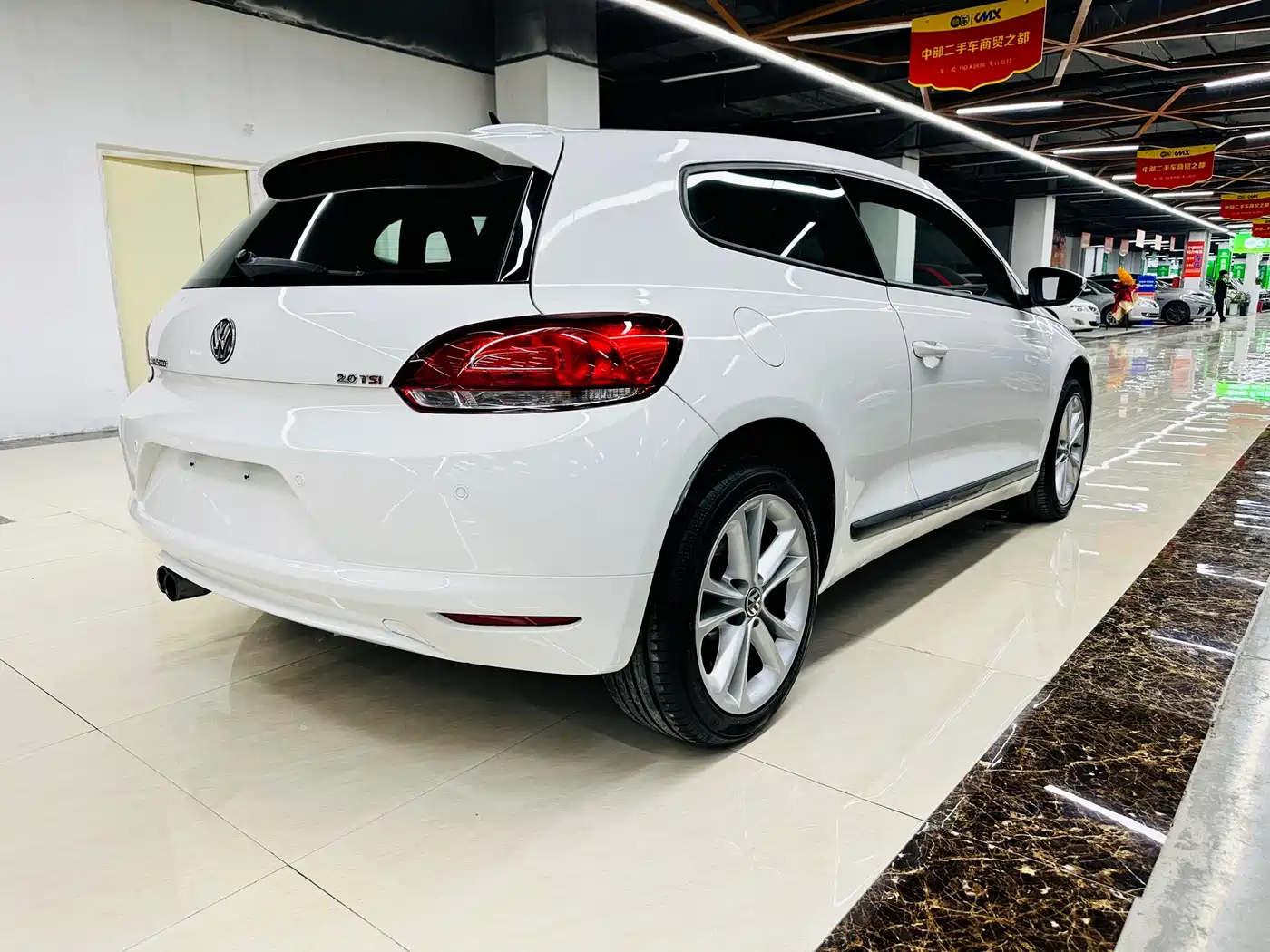 Volkswagen Scirocco 2010 2.0TSI Luxury Edition фото 6