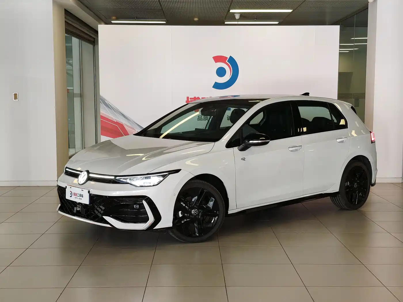 Volkswagen Golf 2025 2025 300TSI R-Line