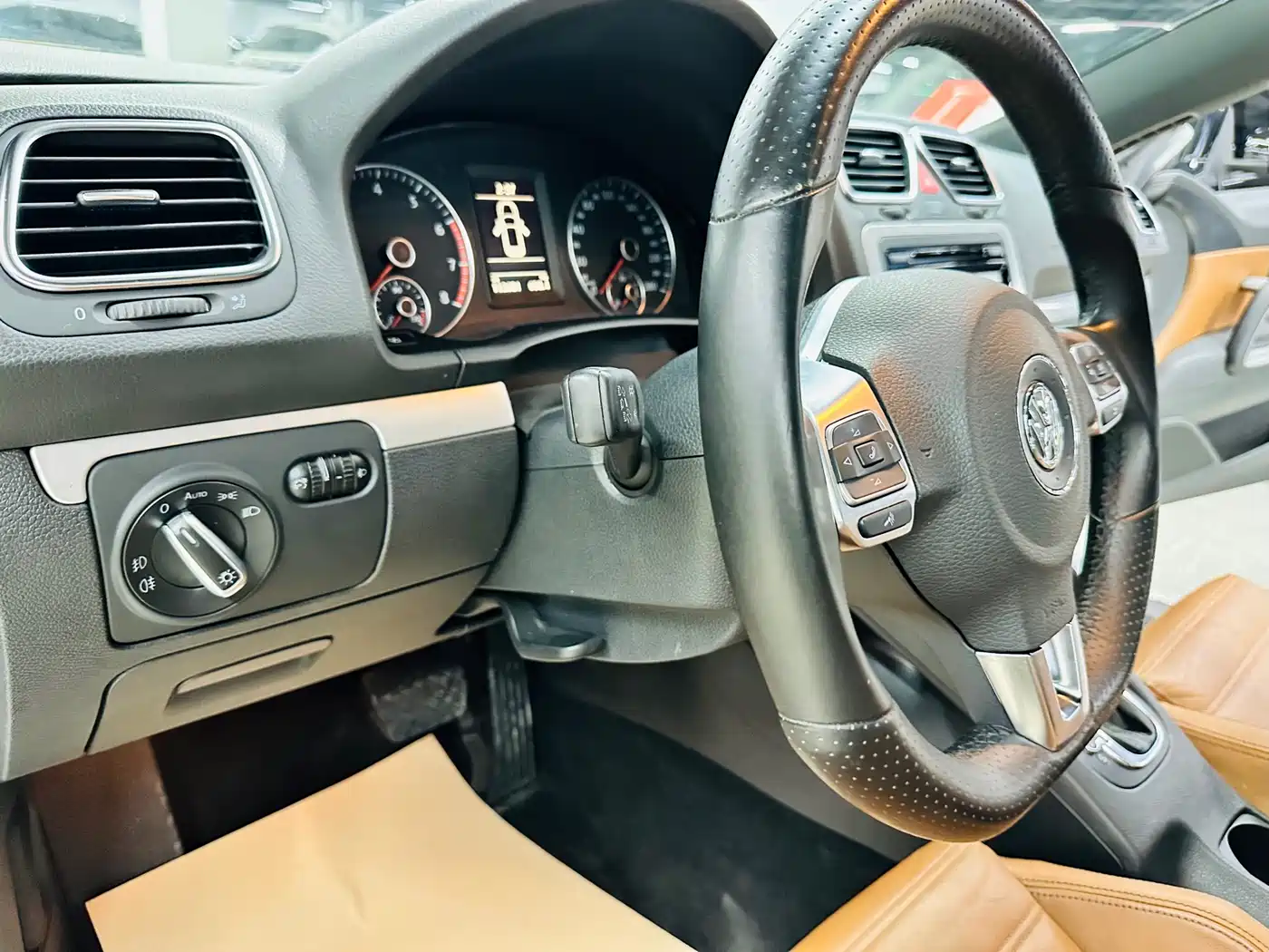 Volkswagen Scirocco 2010 2.0TSI Luxury Edition фото 22