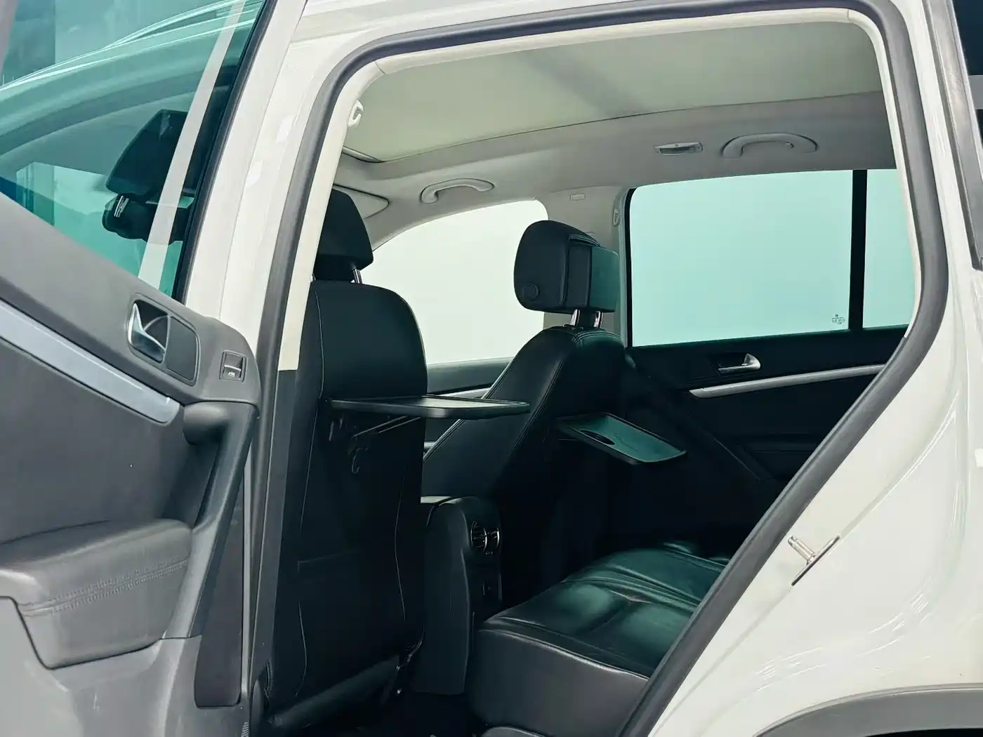 Volkswagen Tiguan 2015 2.0TSI Comfort Edition фото 5