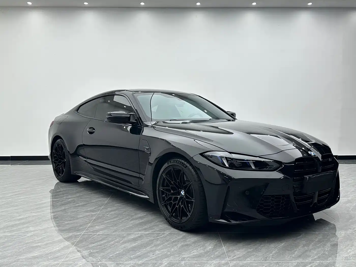 BMW M4 2024 BMW M4 Coupe M xDrive Competition фото 3
