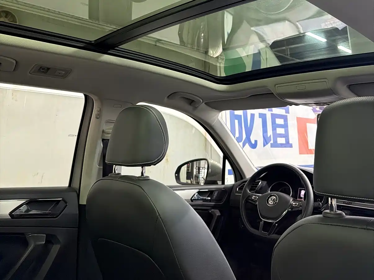 Volkswagen Tiguan L 2019 330TSI Automatic 2WD Panorama Comfort Edition China VI фото 15