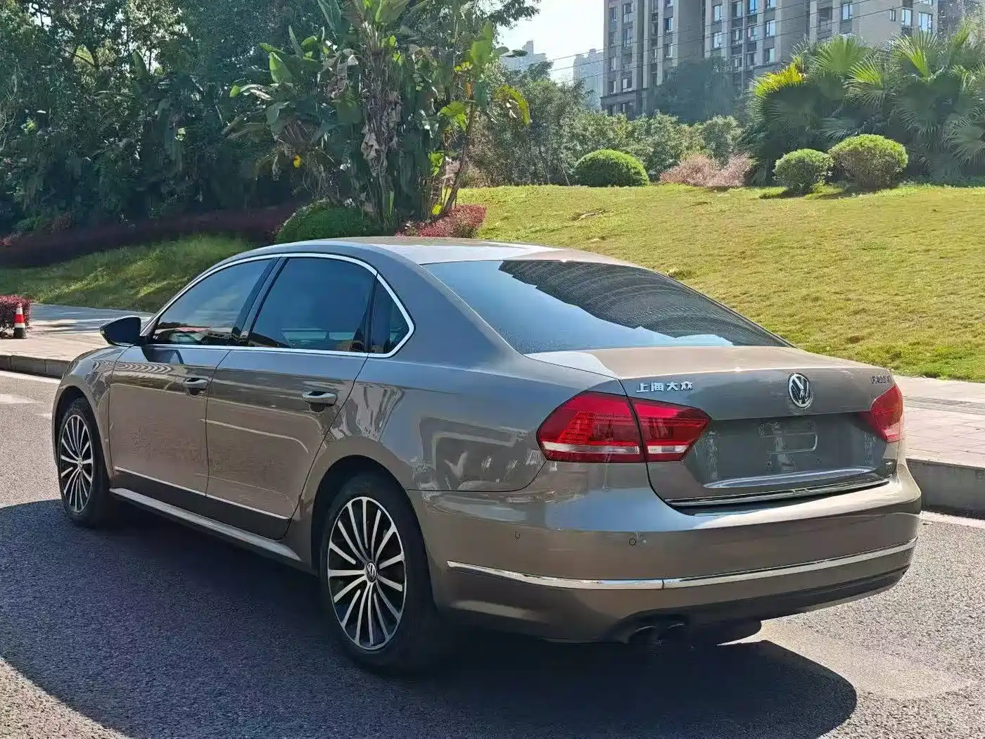 Фото 9 - Volkswagen Passat