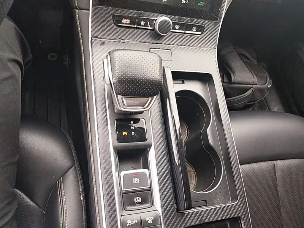 Photo 14 - Roewe i6 MAX EV