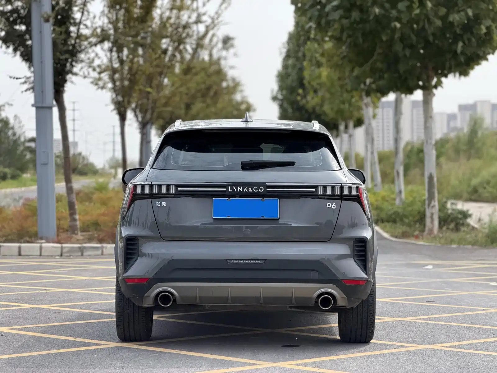 Фото 8 - Lynk & Co 06