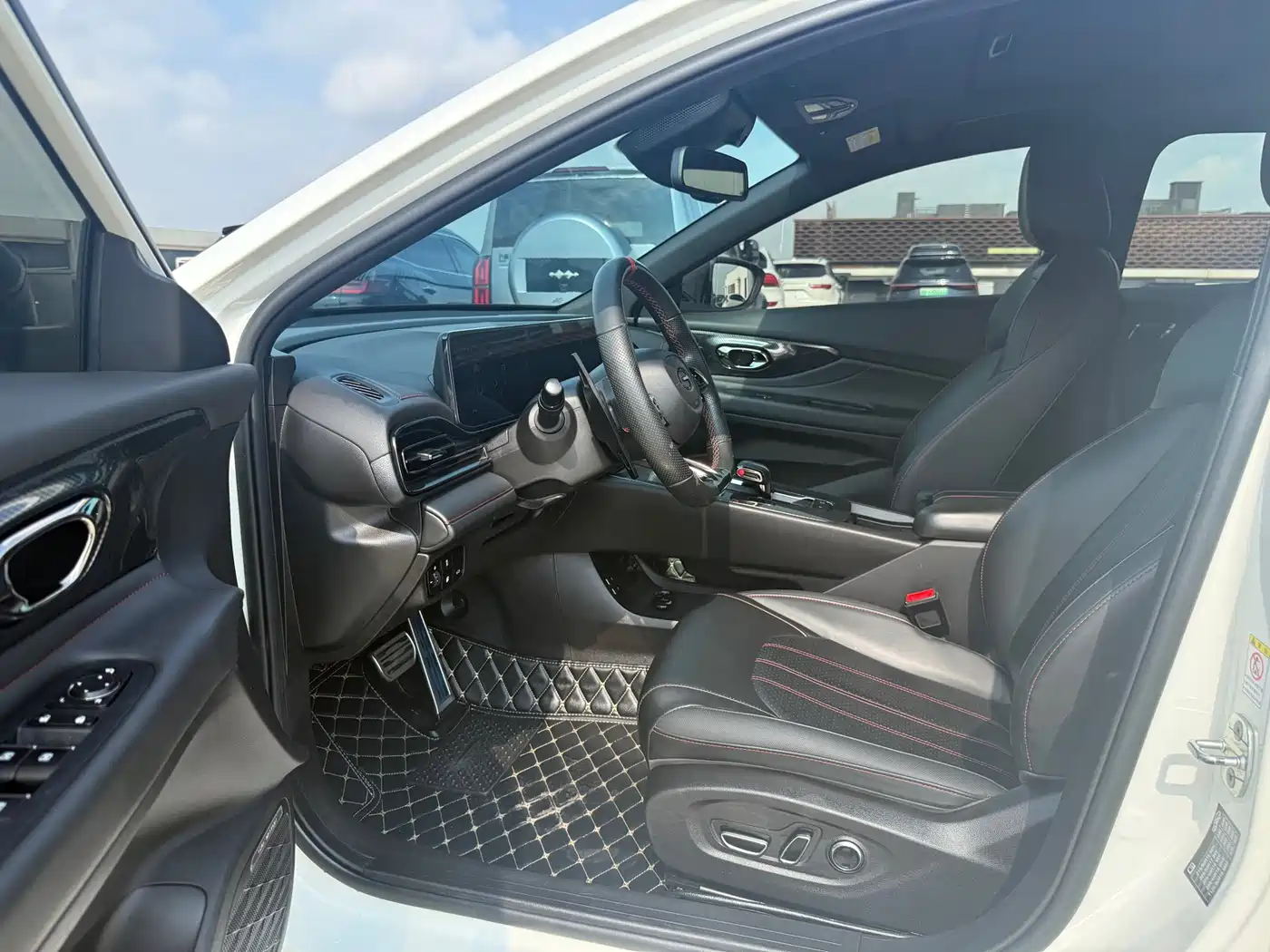 GAC Trumpchi Trumpchi Emkoo 2021 270T DCT J16 Edition фото 4