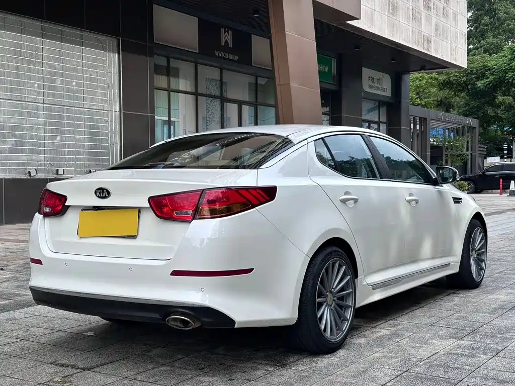 Photo 9 - Kia K5