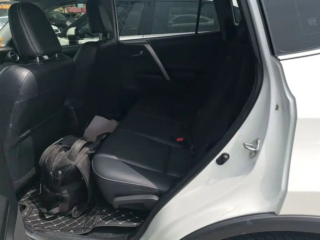 Toyota RAV4 Rongfang 2016 2.0L CVT 2WD Smart (China V) фото 17