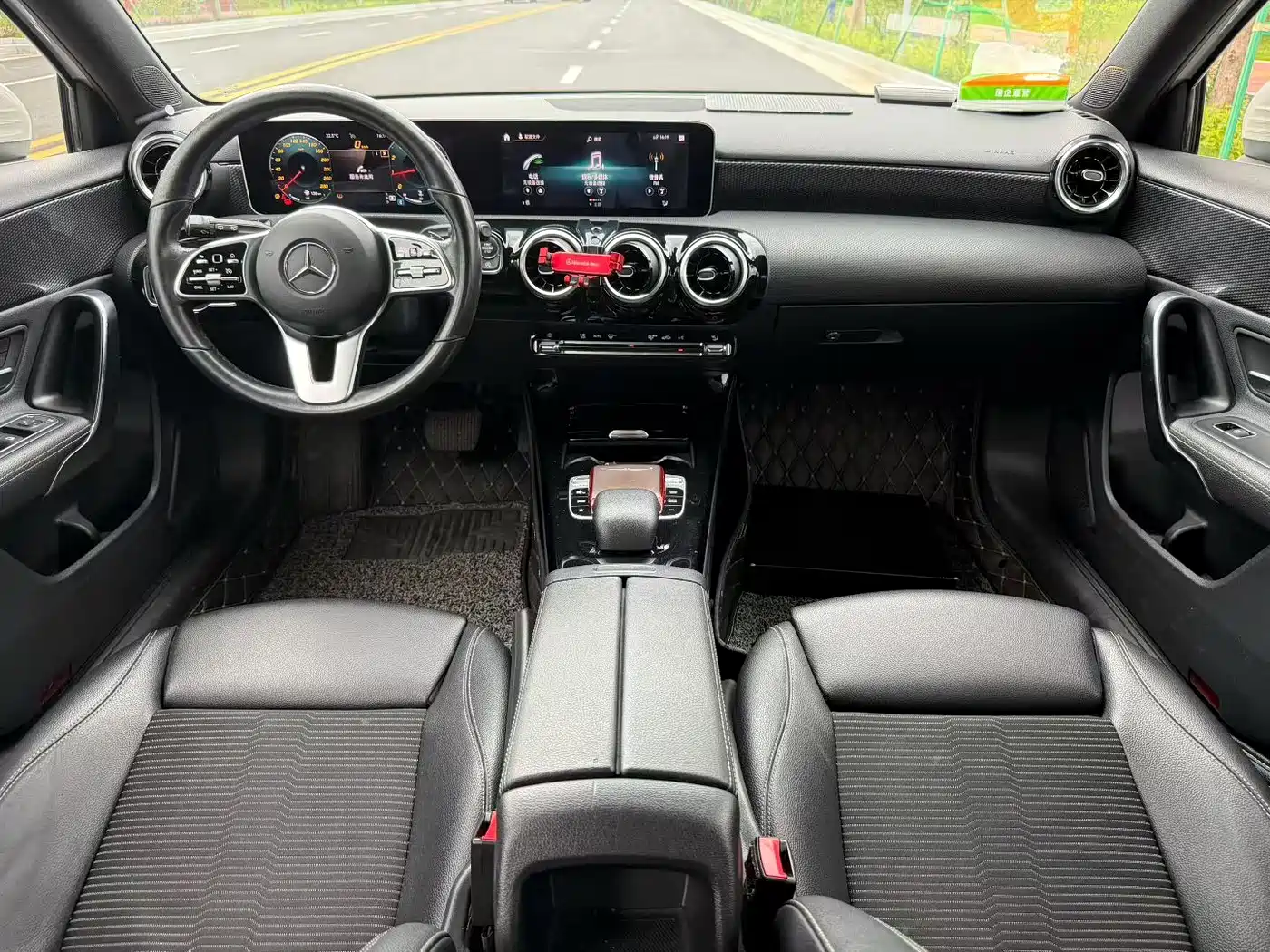 Mercedes-Benz A-Class (Import) 2019 A 200 Dynamic Version фото 5