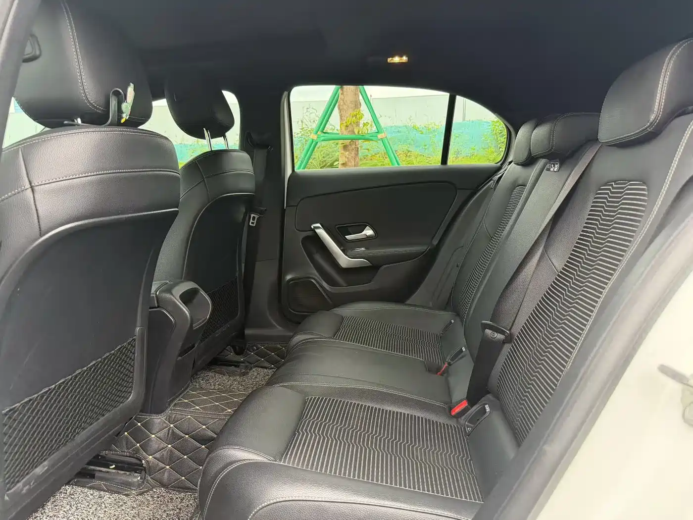 Mercedes-Benz A-Class (Import) 2019 A 200 Dynamic Version фото 6