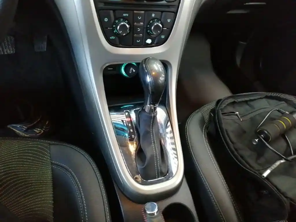 Buick Excelle 2014 XT 1.6L Automatic Fashion фото 14