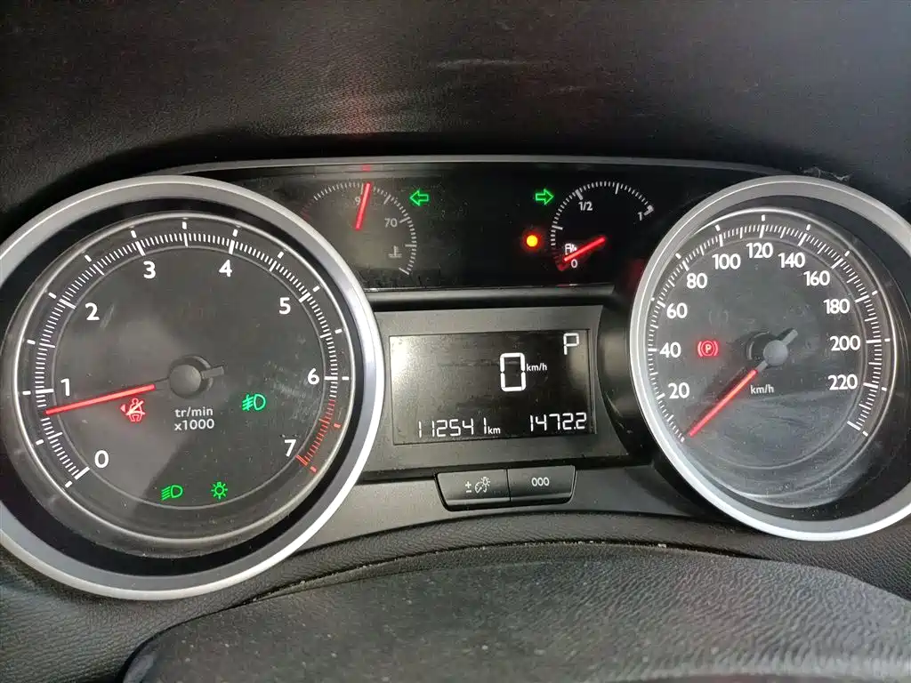 Peugeot 408 2014 1.8L Automatic Luxury Edition фото 12