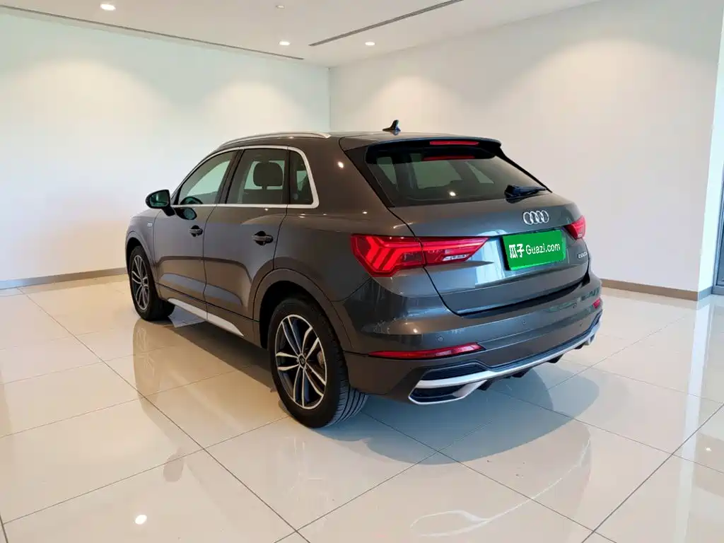 Photo 4 - Audi Q3