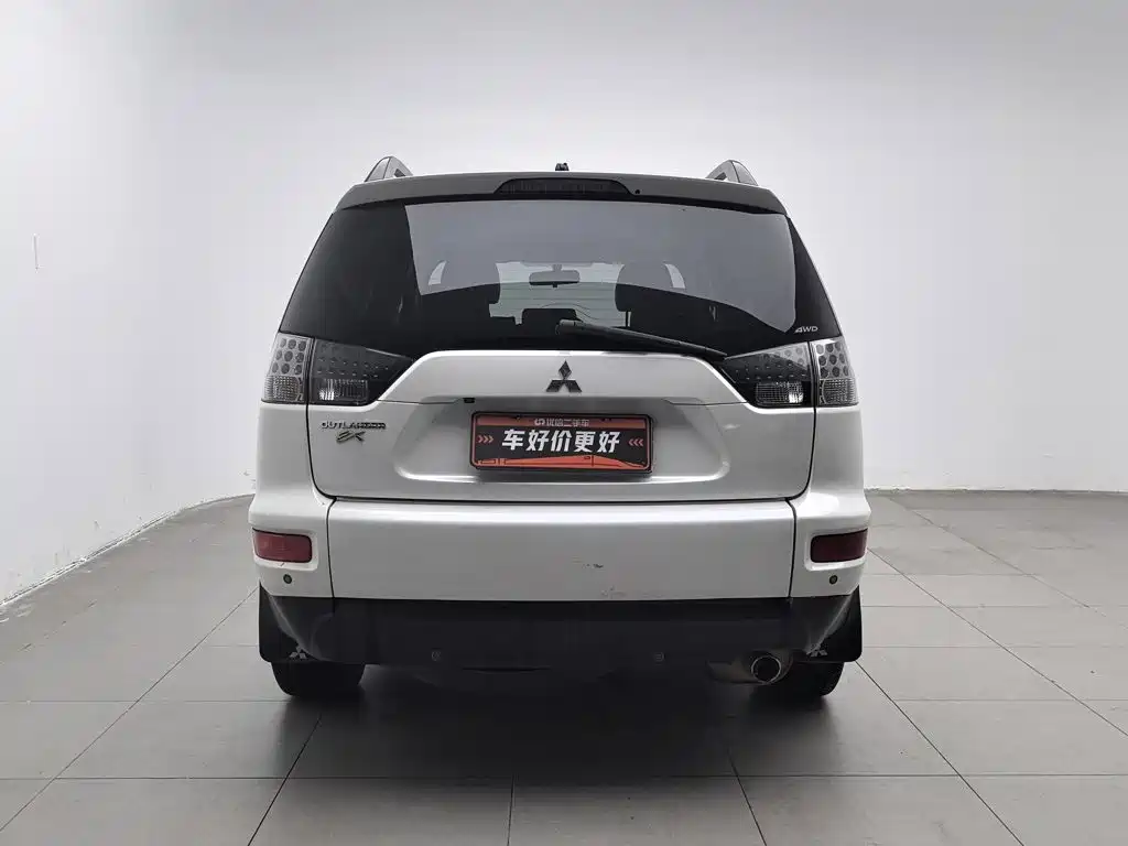 Mitsubishi Outlander (Import) 2012 2012 Outlander 2.4 Fashion Navigation Edition