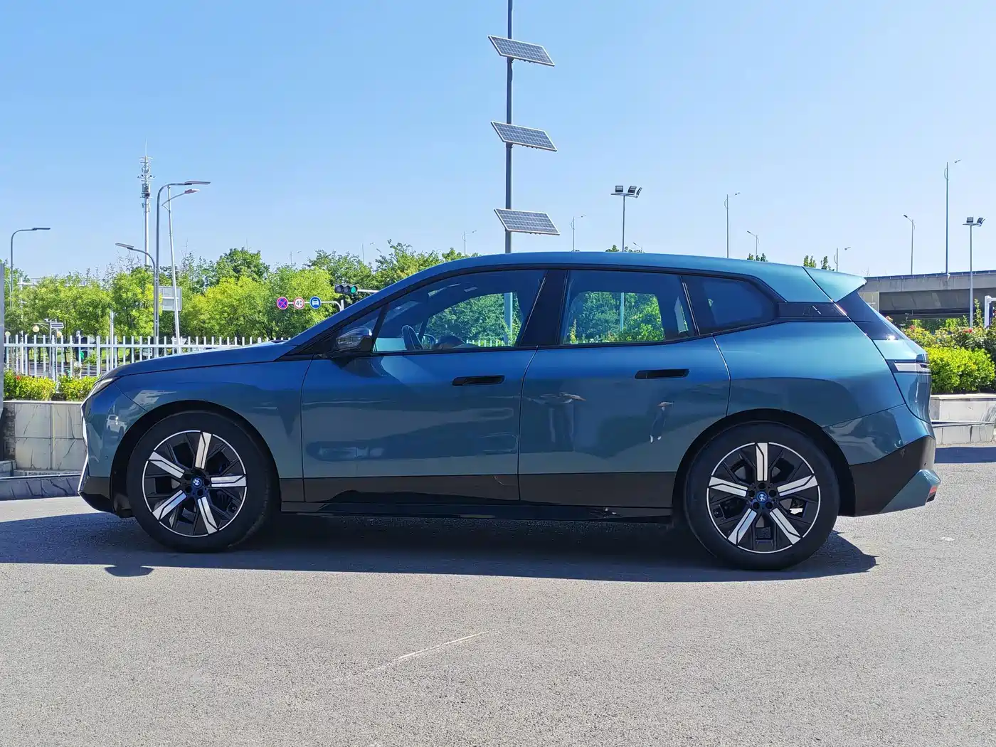 BMW iX 2024 2023 Facelift xDrive40