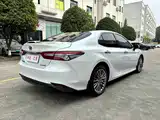 Фото 14 - Toyota Camry