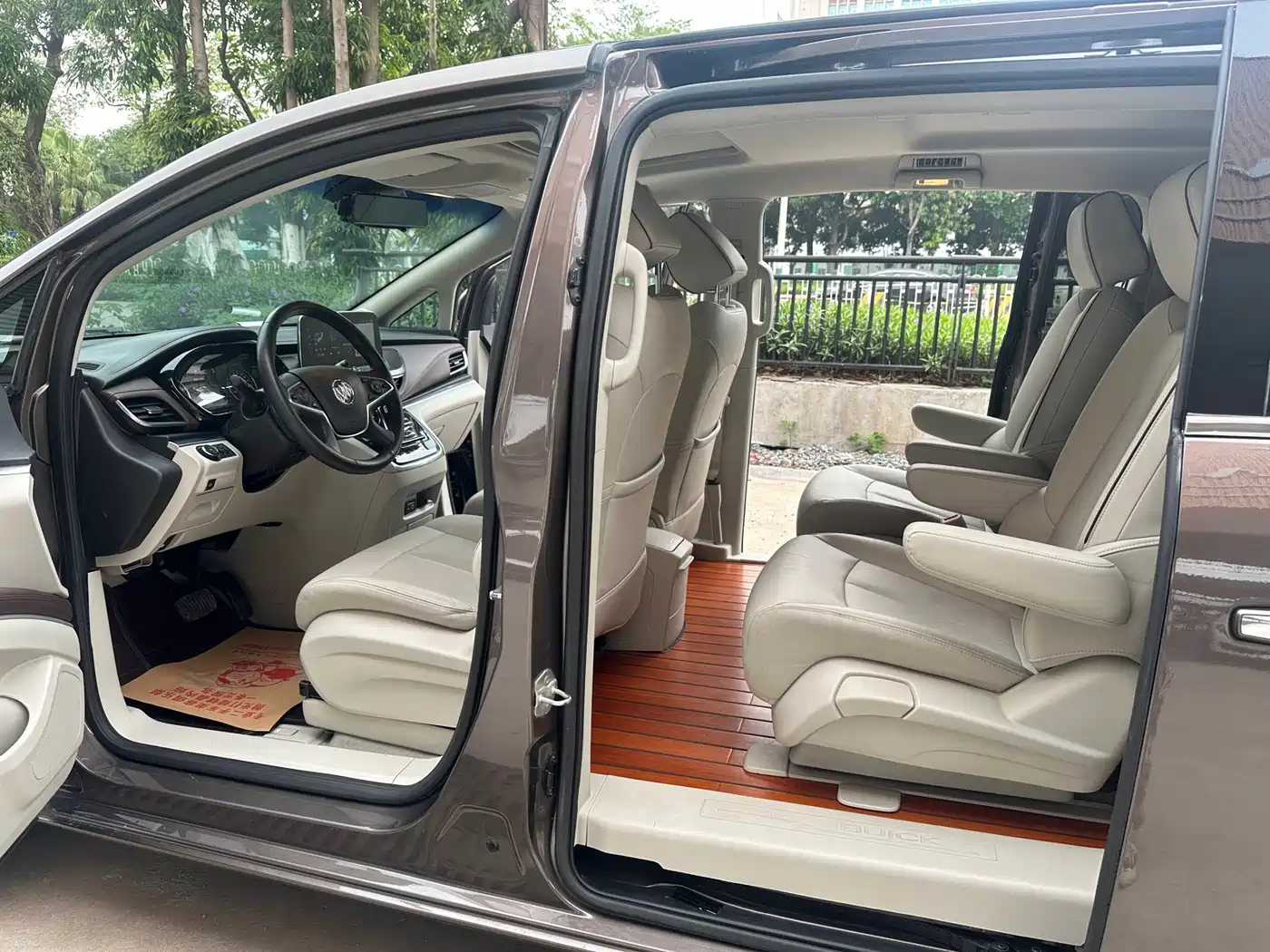 Buick GL8 2021 Land Business Class 652T Luxury фото 10
