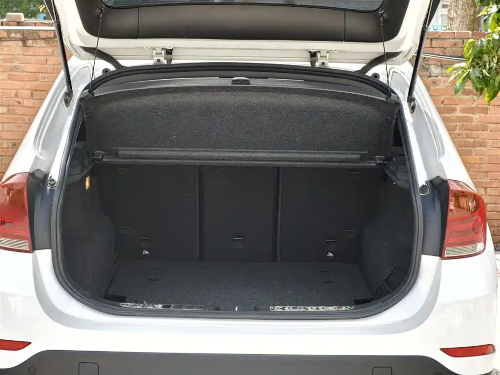 BMW X1 2015 Model sDrive18i Fashion Advanced Edition фото 10
