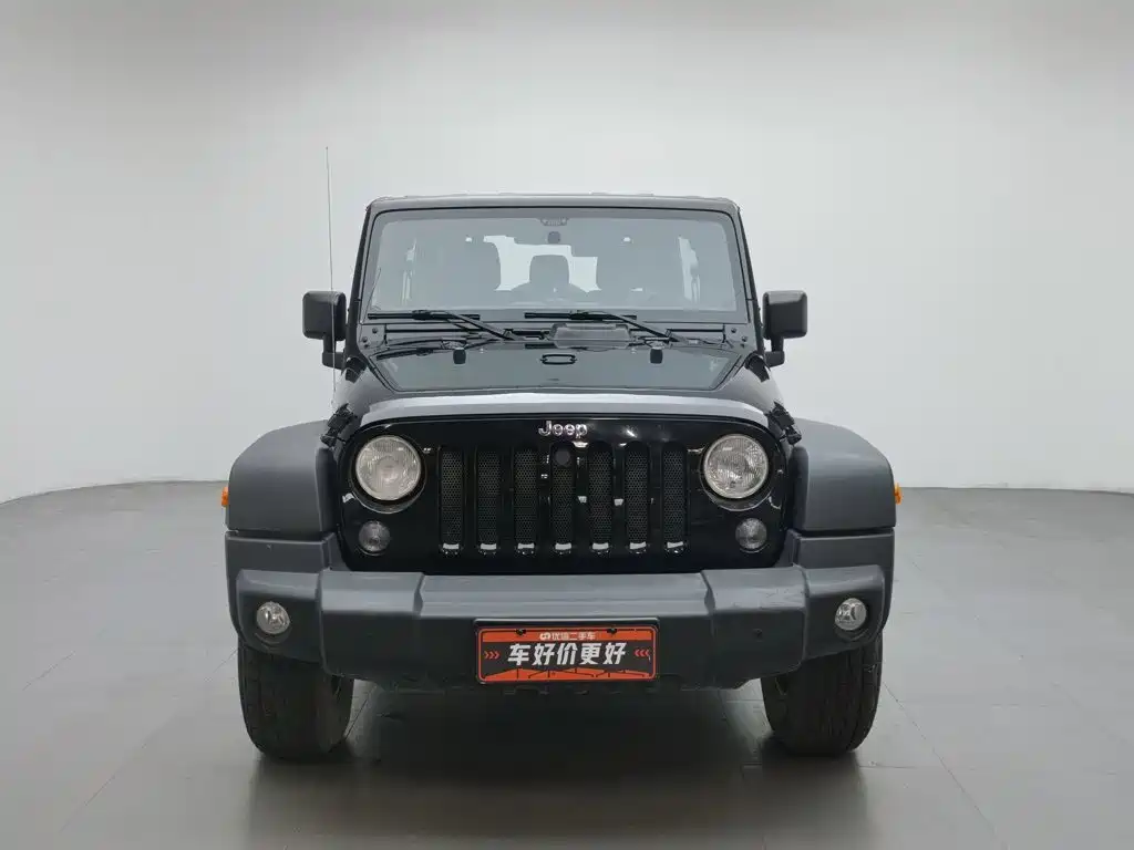 Photo 3 - Jeep Wrangler
