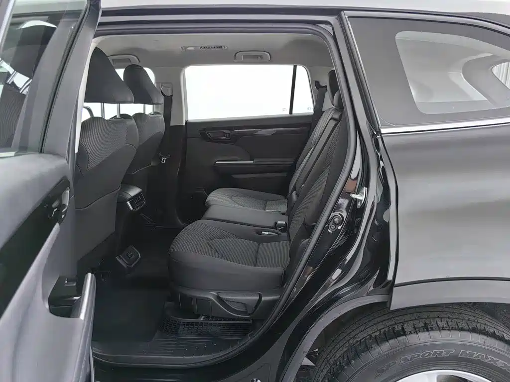 Фото 15 - Toyota Highlander