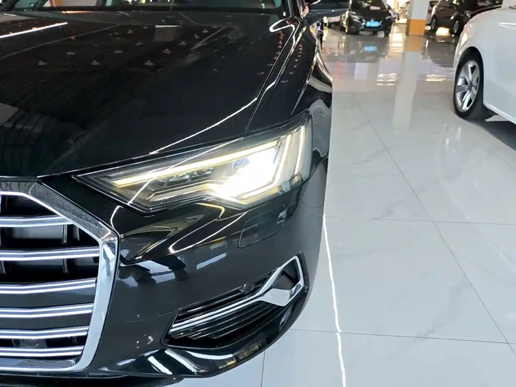 Фото 24 - Audi A6L